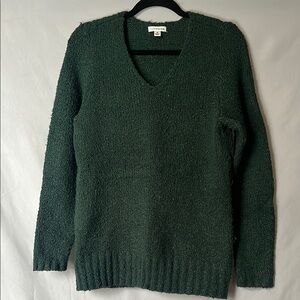 Croft & Barrow v neck sweater | size M